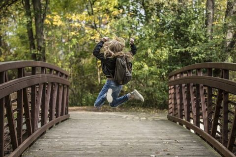 在处理老公外遇的过程中，切记要注意