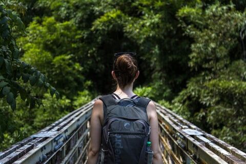 我是一名高中生，喜欢上了自己的班主任