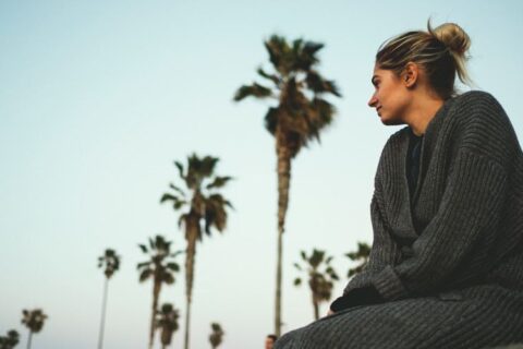 男女有三戒：戒赌，戒毒，戒背叛