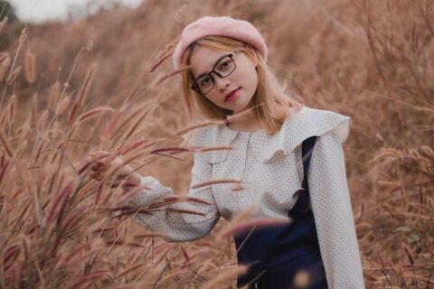 老人应该给孩子偷偷给钱吗