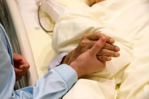 人生双重打击！35岁失业与肿瘤诊断，如何走出中年阴霾？